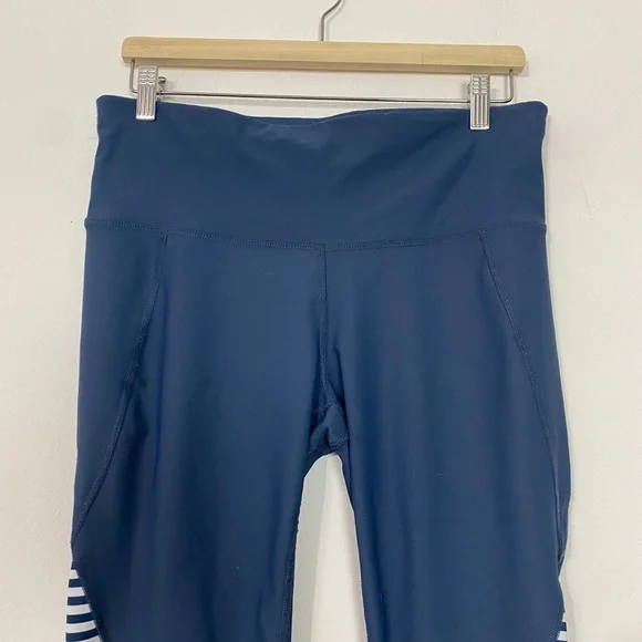 Xersion Women's Fitted Capri Legging Size Large Slate Blue & White Striped - Picture 3 of 7